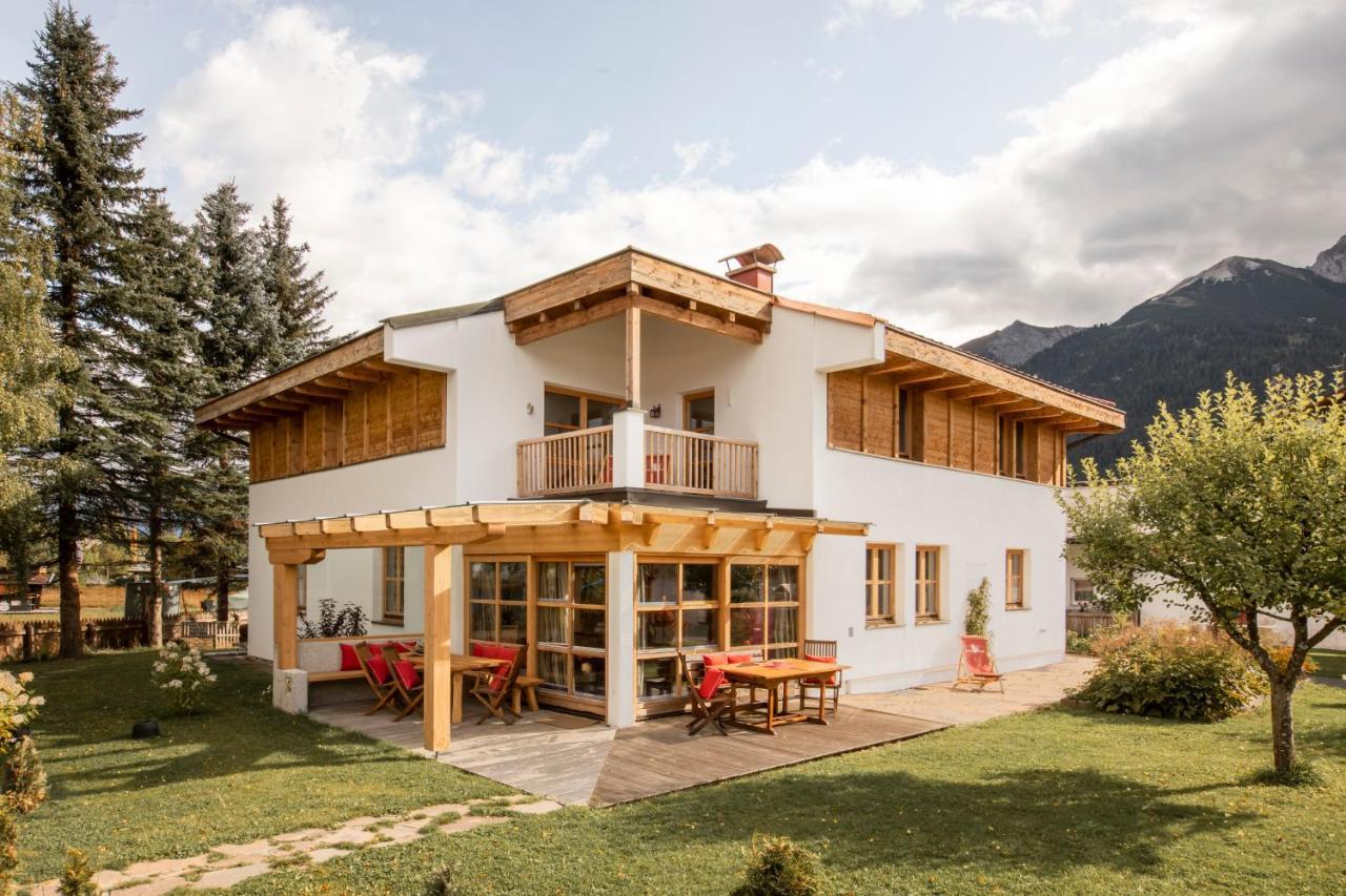 Loewen Chalets Seefeld in Tirol Exterior photo